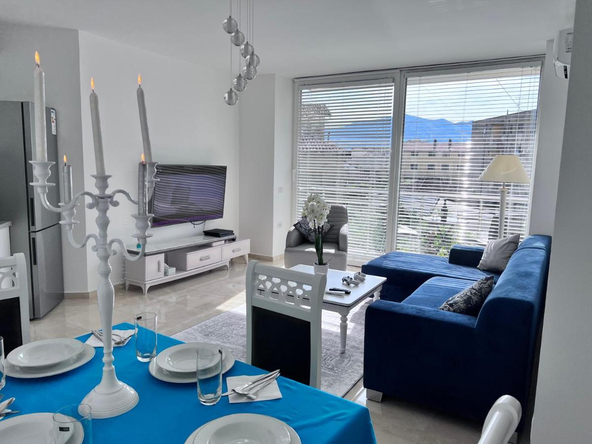 White Luxury Apartment Shkoder Exterior photo